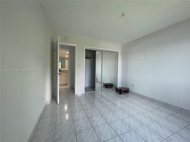 2201 Brickell Ave 73, Miami, FL 33129