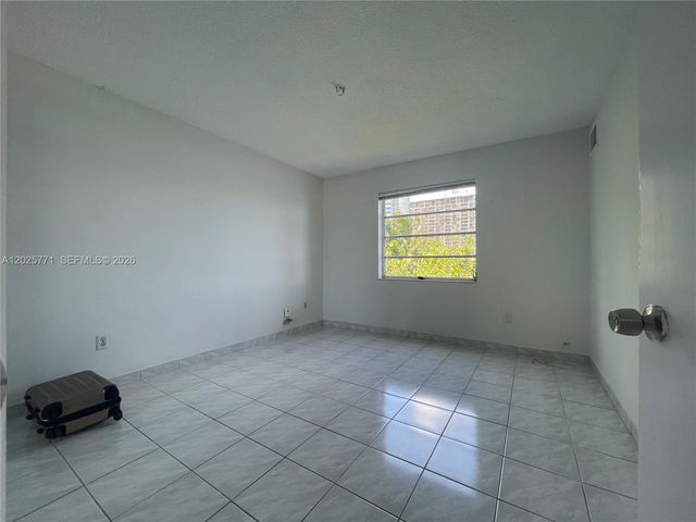 2201 Brickell Ave 73, Miami, FL 33129