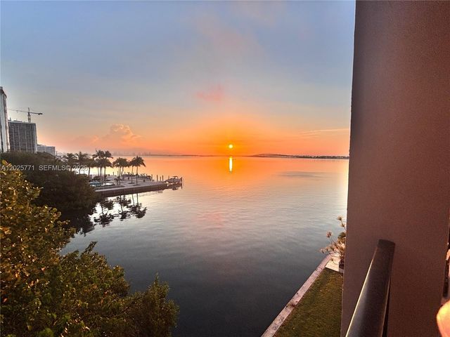 2201 Brickell Ave 73, Miami, FL 33129