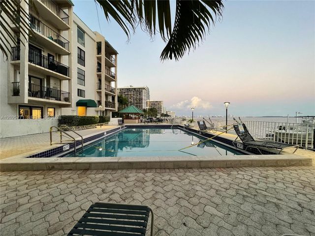 2201 Brickell Ave 73, Miami, FL 33129