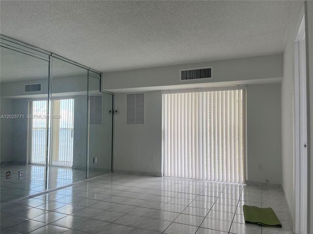 2201 Brickell Ave 73, Miami, FL 33129