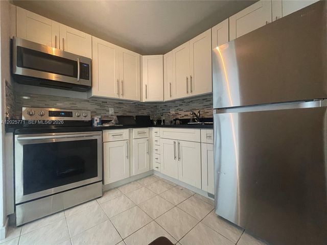 2201 Brickell Ave 73, Miami, FL 33129