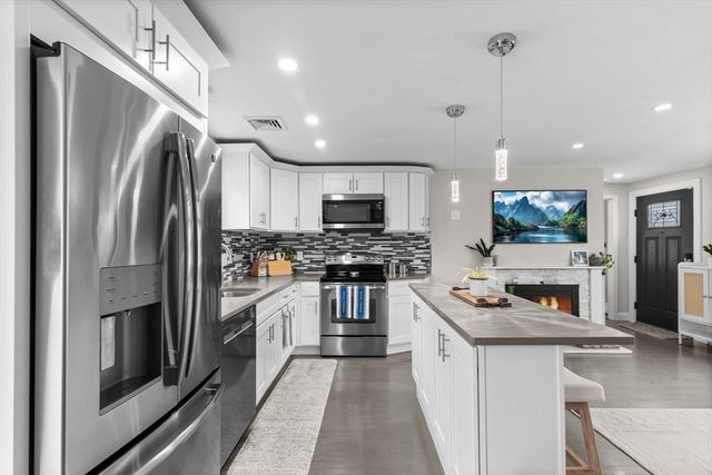 6 Janice Road, Stoughton, MA 02072