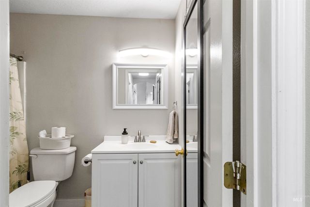 1823 Cambridge St, Caldwell, ID 83607