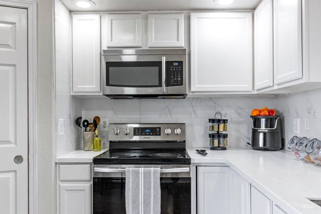 1823 Cambridge St, Caldwell, ID 83607