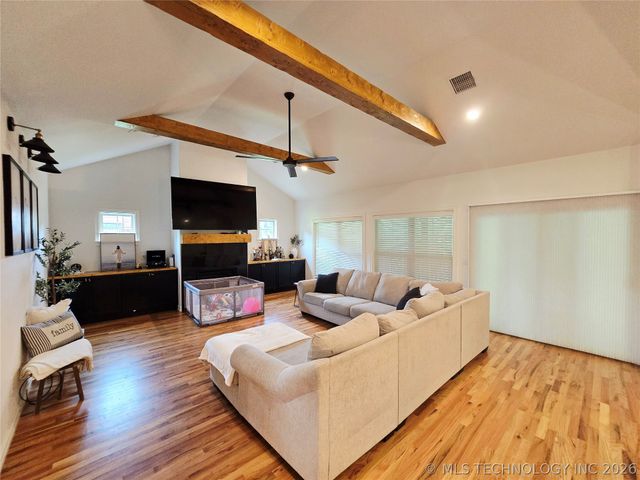 1715 W Blue Starr Drive, Claremore, OK 74017