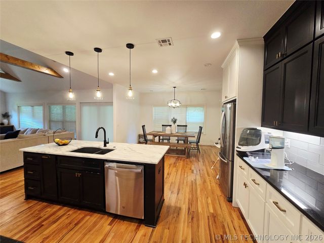 1715 W Blue Starr Drive, Claremore, OK 74017