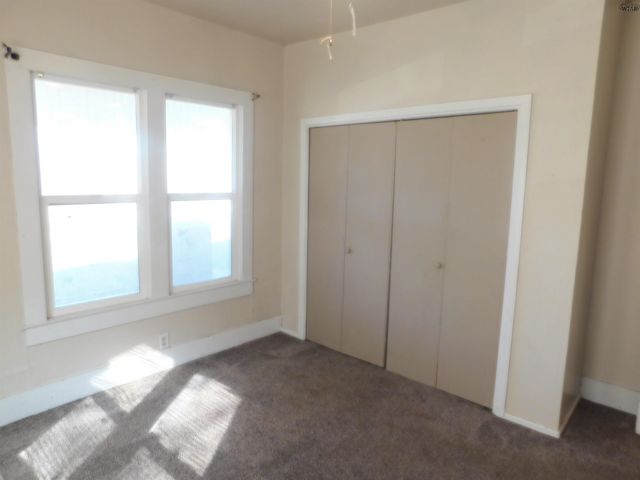 528 W 3RD STREET, Burkburnett, TX 76354