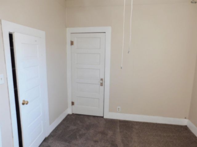 528 W 3RD STREET, Burkburnett, TX 76354