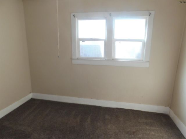 528 W 3RD STREET, Burkburnett, TX 76354