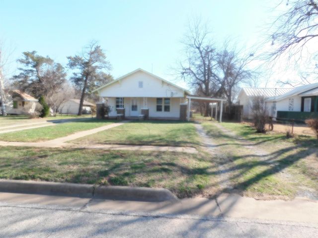 528 W 3RD STREET, Burkburnett, TX 76354