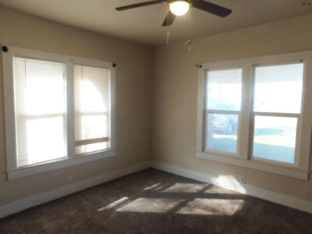 528 W 3RD STREET, Burkburnett, TX 76354