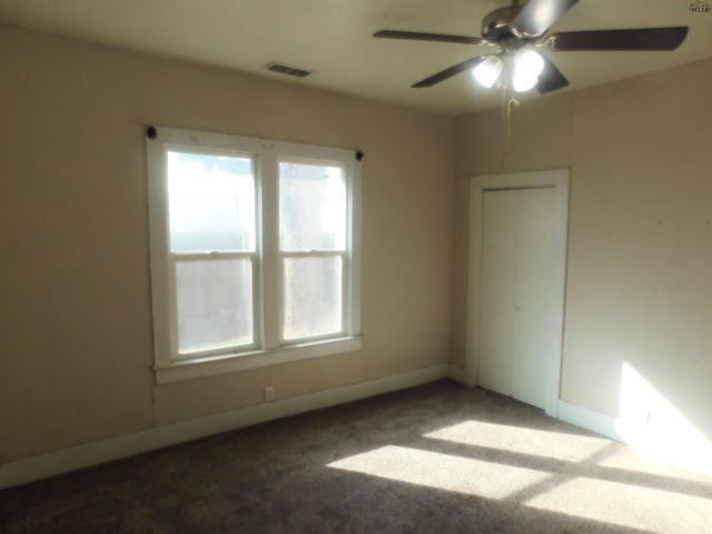 528 W 3RD STREET, Burkburnett, TX 76354