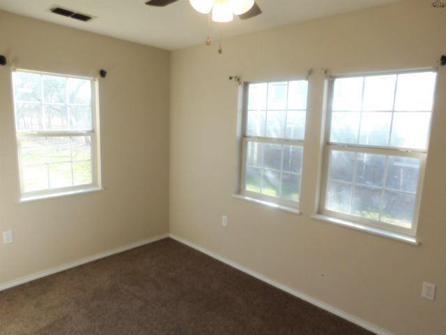 528 W 3RD STREET, Burkburnett, TX 76354