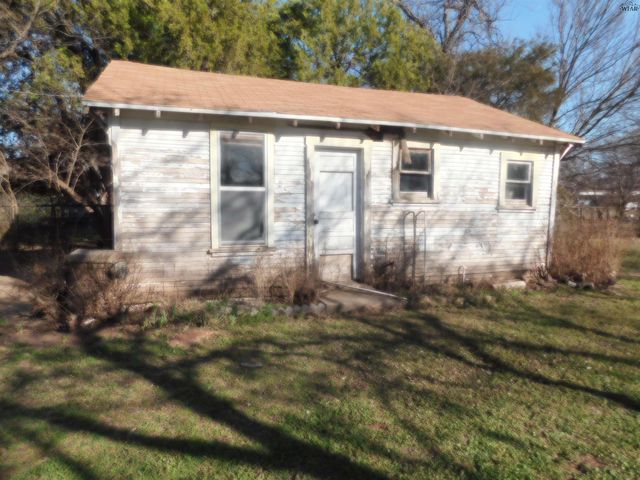 528 W 3RD STREET, Burkburnett, TX 76354
