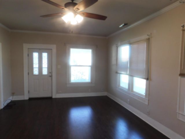 528 W 3RD STREET, Burkburnett, TX 76354