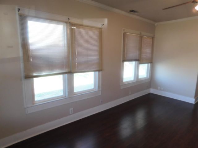 528 W 3RD STREET, Burkburnett, TX 76354