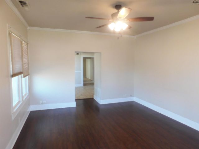 528 W 3RD STREET, Burkburnett, TX 76354