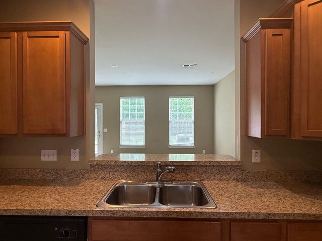 609 Hemingway Circle, Summerville, SC 29483