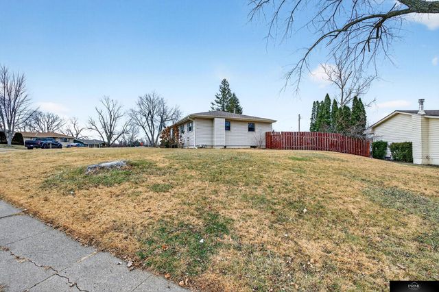 3829 N 93rd Street, Omaha, NE 68134