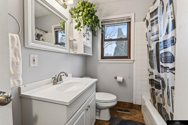 3829 N 93rd Street, Omaha, NE 68134