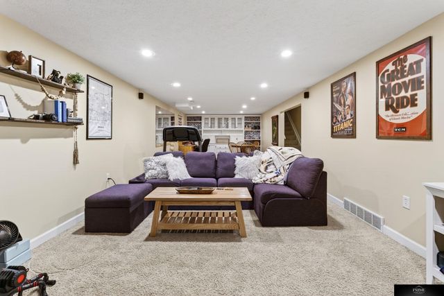 3829 N 93rd Street, Omaha, NE 68134