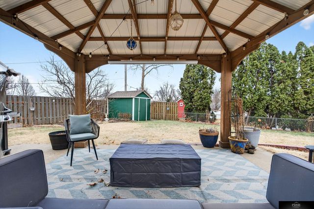 3829 N 93rd Street, Omaha, NE 68134