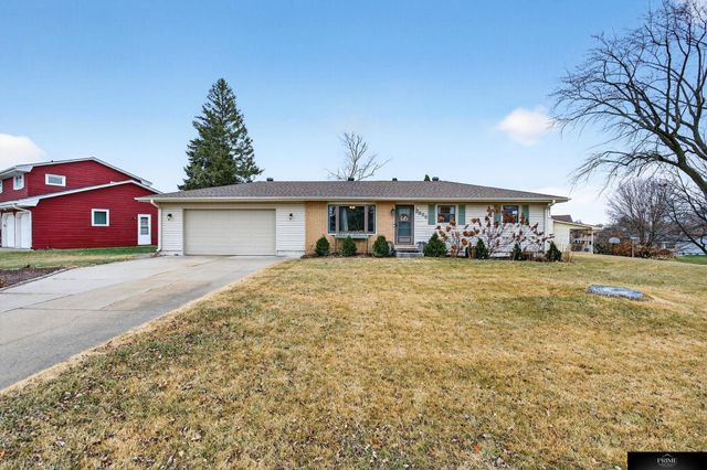 3829 N 93rd Street, Omaha, NE 68134