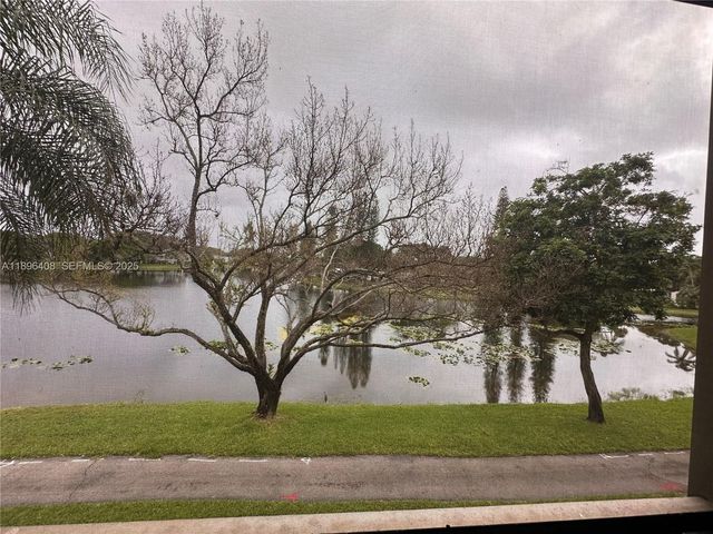 4400 NW 30th Street 224, Coconut Creek, FL 33066
