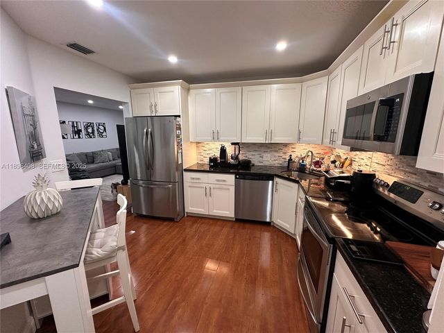 4400 NW 30th Street 224, Coconut Creek, FL 33066