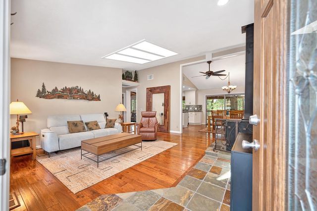 5470 Whitney Ct, Garden Valley, CA 95633