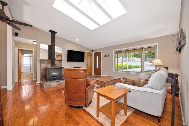 5470 Whitney Ct, Garden Valley, CA 95633