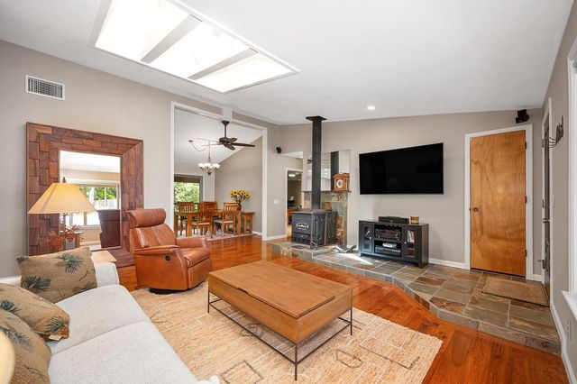 5470 Whitney Ct, Garden Valley, CA 95633
