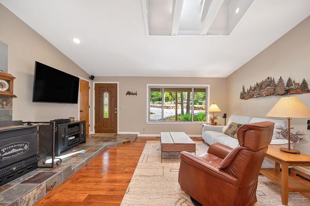 5470 Whitney Ct, Garden Valley, CA 95633
