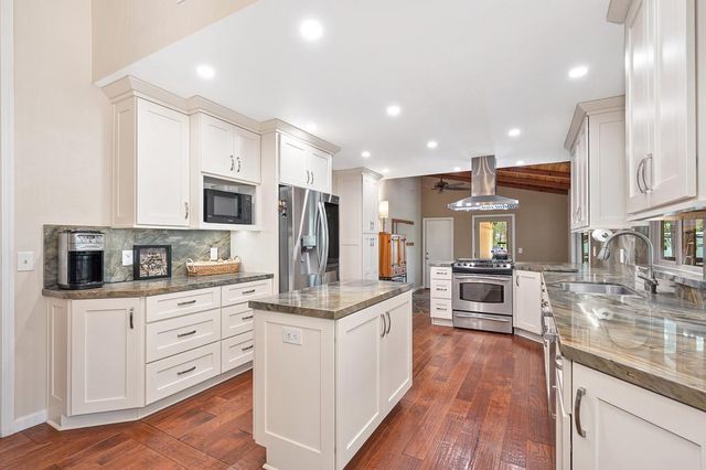 5470 Whitney Ct, Garden Valley, CA 95633