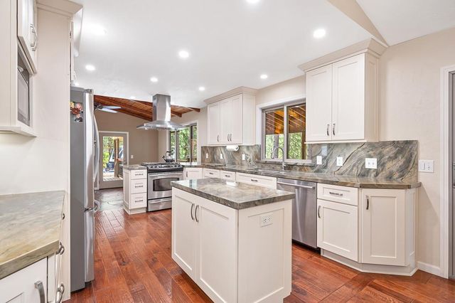 5470 Whitney Ct, Garden Valley, CA 95633