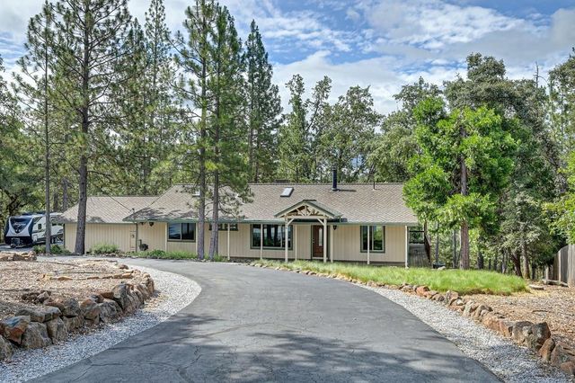 5470 Whitney Ct, Garden Valley, CA 95633