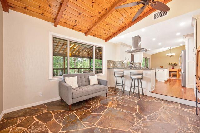 5470 Whitney Ct, Garden Valley, CA 95633