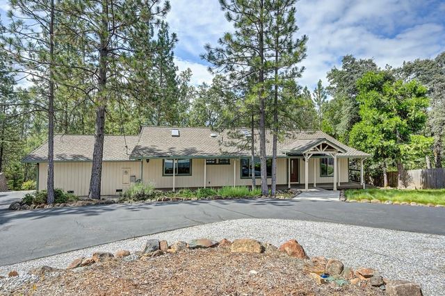 5470 Whitney Ct, Garden Valley, CA 95633