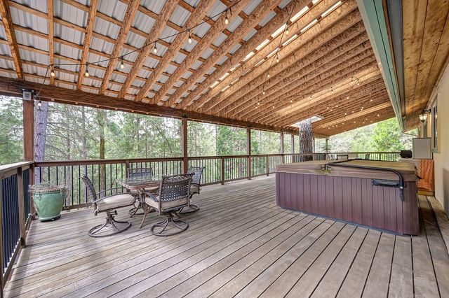 5470 Whitney Ct, Garden Valley, CA 95633