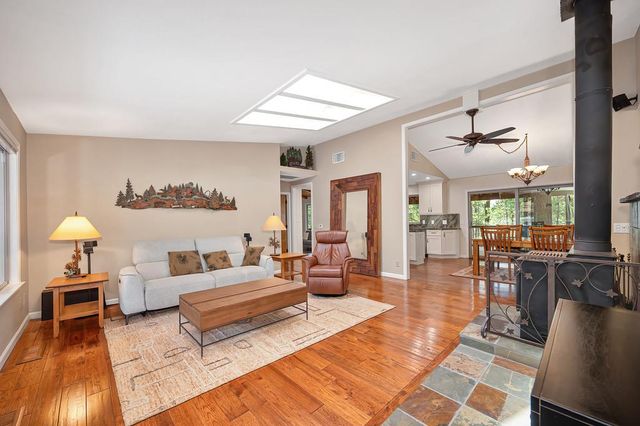 5470 Whitney Ct, Garden Valley, CA 95633