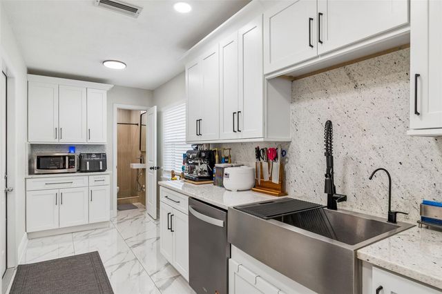 1618 BARRY ROAD, Clearwater, FL 33756