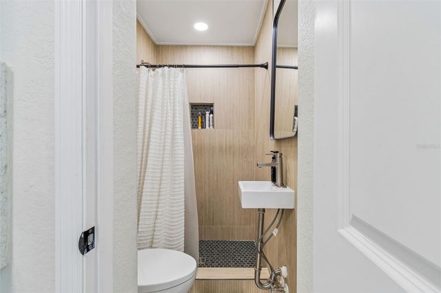 1618 BARRY ROAD, Clearwater, FL 33756