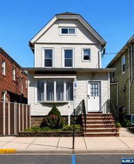 6 Lincoln Place, East Rutherford, NJ 07073