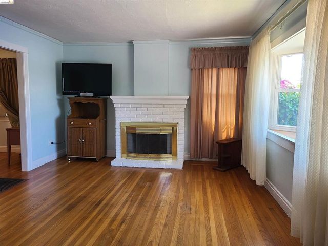 905 1st Street, Rodeo, CA 94572