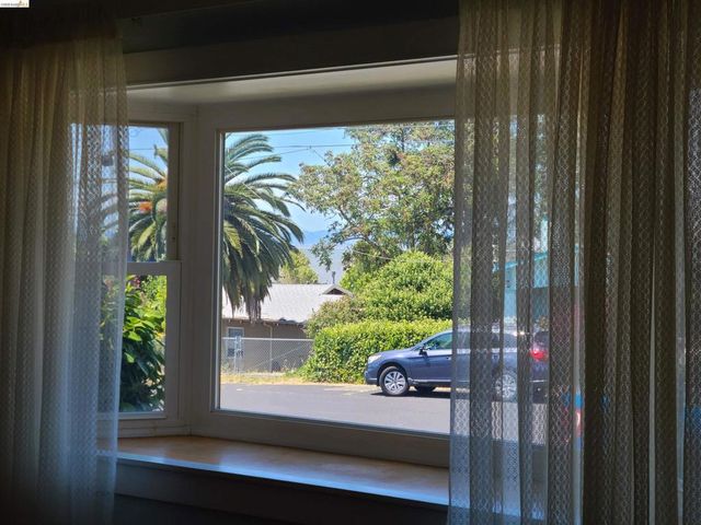 905 1st Street, Rodeo, CA 94572