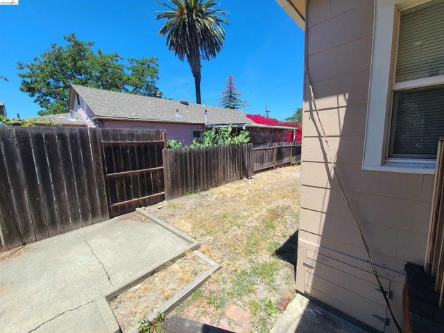 905 1st Street, Rodeo, CA 94572