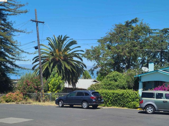 905 1st Street, Rodeo, CA 94572