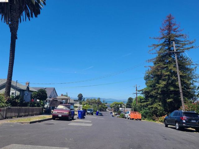 905 1st Street, Rodeo, CA 94572