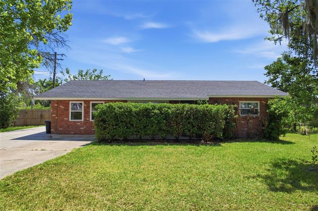 13944 1ST STREET, Dade City, FL 33525